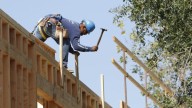 Weak August jobs report flashes warning signs