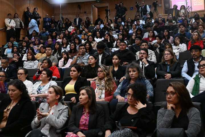 Migración, fuente de aportaciones en academia y ciencia: Lomelí