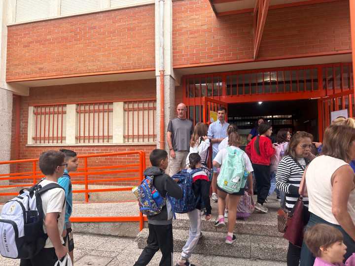 Nervios, sonrisas y reencuentros: Cuenca vuelve al cole