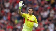 Unai Emery celebró la continuidad de Dibu Martínez en Aston Villa: "Es el mejor"