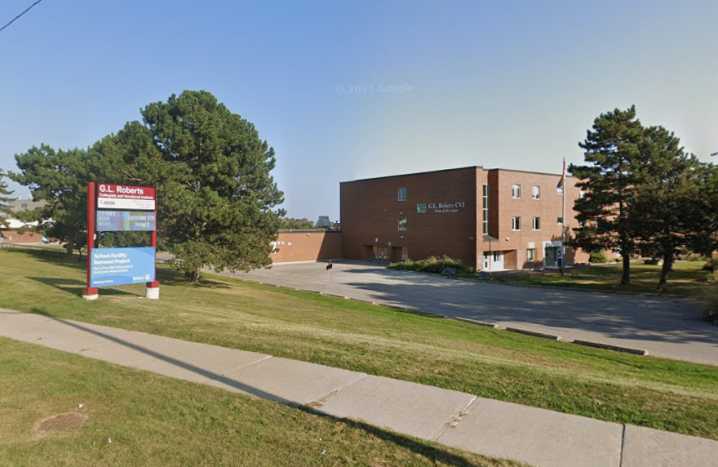 Oshawa dad drives through high school field after child in fight: Cops