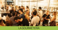 El bar de vinos con 14 metros de nevera y una propuesta única en Barcelona