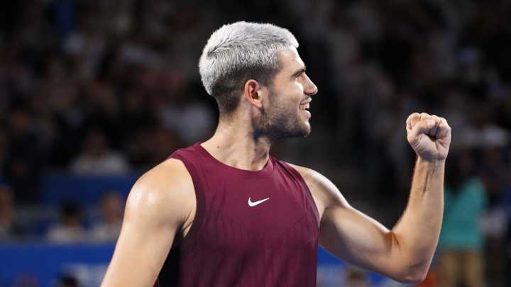 Alcaraz arrasa a Nakashima y no falla a su cita con las semis en Tokio