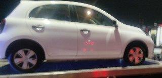 Mujer es detenida por no usar cinturón; manejaba un auto robado