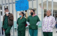 Personal de limpieza del Hospital Regional del Valle del Mezquital protesta por falta de pagos