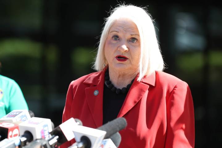 FL AG wants Orlando Democrat's ICE social media post probed