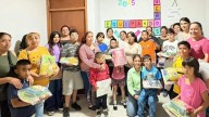 Entregan kits escolares a hijas e hijos de mujeres jefas de familia