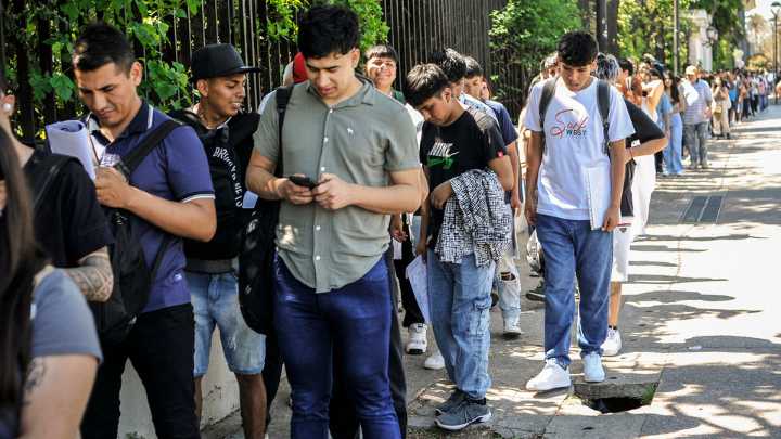 El desempleo trepó alto en CABA