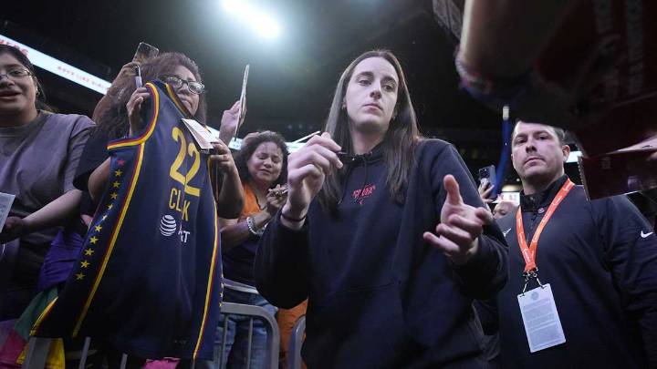 Caitlin Clark injury announcement has Fever fans in their feelings