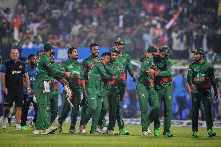 Simmons Blames Dropped Catches, Poor Calls for Bangladesh’s Loss