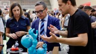 La Feria de Bienvenida de la USAL abre sus puertas en un curso con récord de alumnos de nuevo ingreso