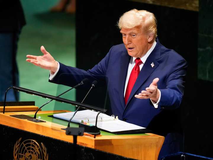 El incómodo momento de Donald Trump por la falla del apuntador electrónico en su discurso ante la ONU: "Alguien que está en grandes problemas"