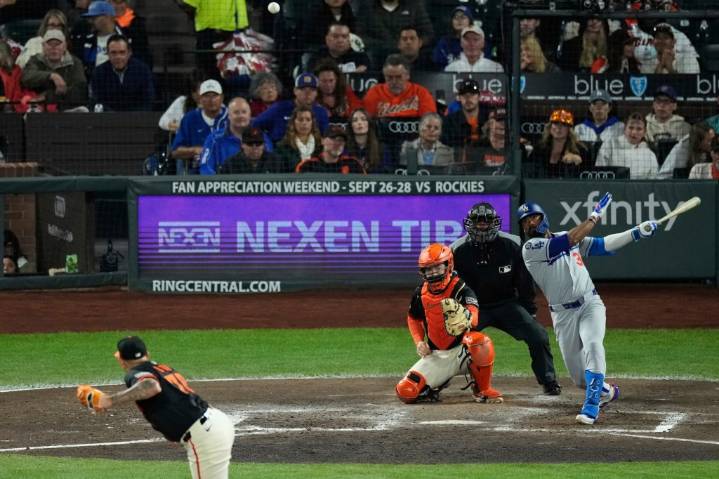 Teoscar Hernandez helps Dodgers’ bats come alive in win over Giants