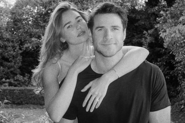 Anuncian Liam Hemsworth y Gabriella Brooks su compromiso
