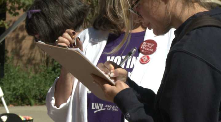 Voter registration drive at YSU targets young, first