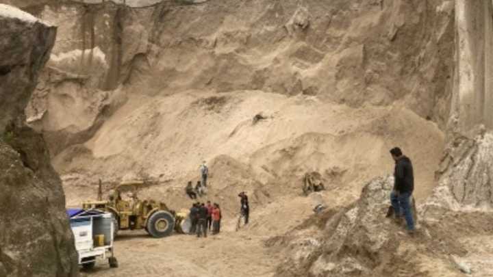 Muere Operador de Máquina por Derrumbe de Mina de Arena en Puebla; Descartan Personas Sepultadas
