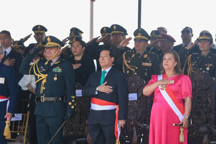 Presidenta lideró reconocimiento de Óscar Arriola como nuevo comandante de la PNP