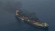Hutíes lanzan misil contra petrolero vinculado a Israel en el mar Rojo