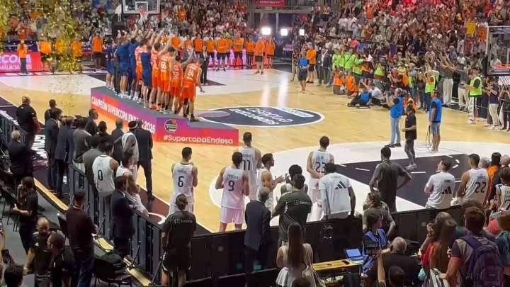 Señorío: el Real Madrid esperó a que el Valencia levantase la Supercopa
