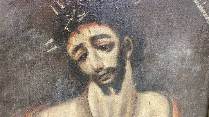 La insólita colección de arte restaurado por un sacerdote en un pueblo de Cuenca