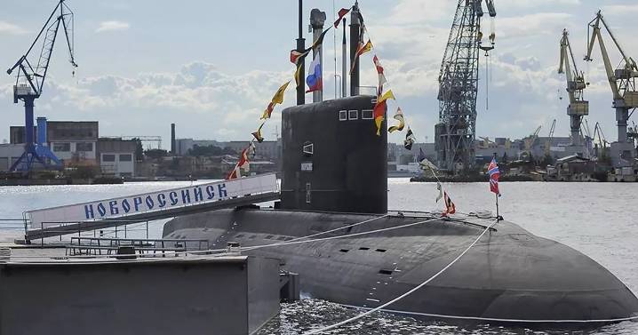 Russian nuclear sub in 'serious' trouble in Mediterranean is 'explosive hazard'