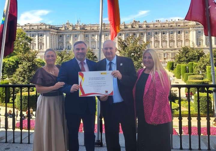 Santoña recibe el diploma que acredita a su carnaval como Fiesta de Interés Turístico Nacional