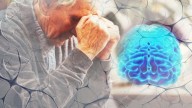Este hábito que haces cada fin de semana puede aumentar el riesgo de desarrollar Alzheimer