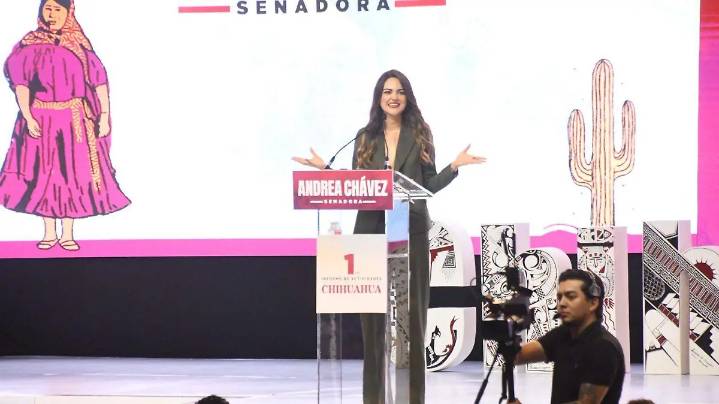 Presenta senadora Andrea Chávez su primer informe de actividades