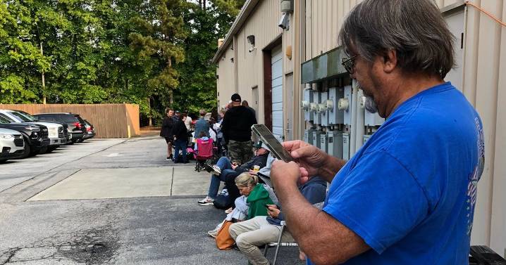 NC hires 40 new DMV workers to help cut driver’s license delays, governor says :: WRAL.com