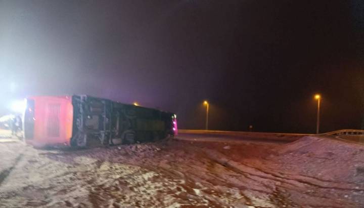Fiscalía informa que conductor de bus volcado en Copiapó dio positivo a examen de droga: murieron tres personas