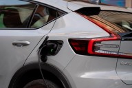El mercado del motor sigue su tendencia al alza en Huelva con 350 coches vendidos más que hace un año