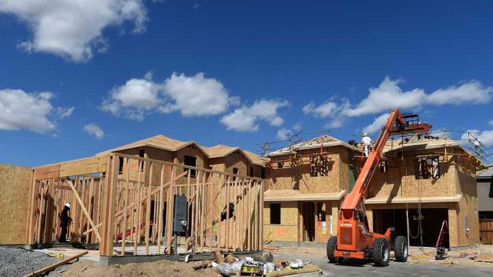 Plunge in home sales contributes to drop in construction employment, say experts