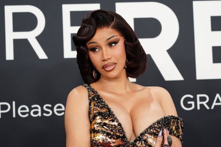 Cardi B se sincera sobre sus experiencias de parto pasadas: “Me desgarré”