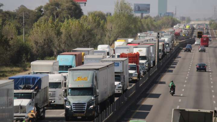 Cierran ambos sentidos de la México