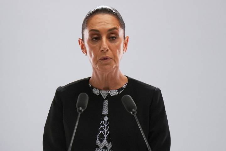 Sheinbaum exige investigación por muerte de mexicano en Chicago en redada migratoria