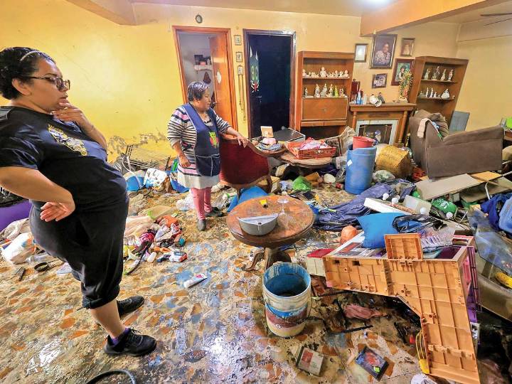 Inundación en Iztapalapa: Agua subió 1.60 m; lamentan pérdidas