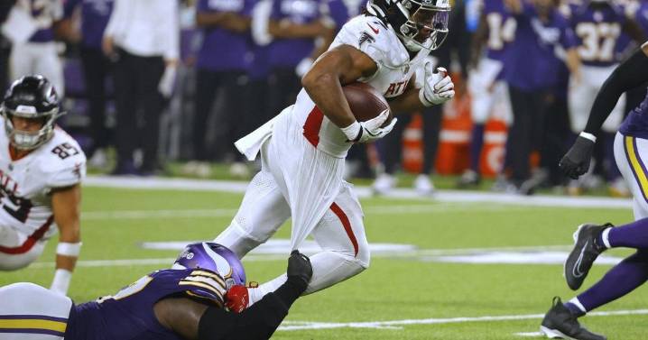Falcons trample J.J. McCarthy and Vikings 22-6 behind Bijan Robinson's running, dominant defense