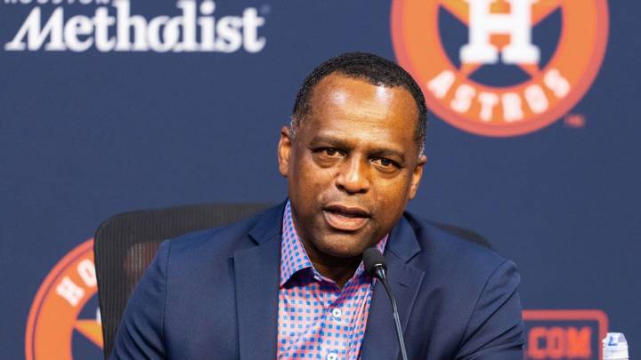 Astros GM expects he, manager will return after playoff miss