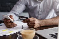 Por qué no deberías tener más de $25,000 en tu cuenta de ahorro