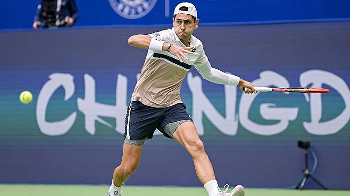 A qué hora juega Tabilo este lunes por semis del ATP 250 de Chengdú, todo lo que ya subió en el ranking y el importante monto que aseguró