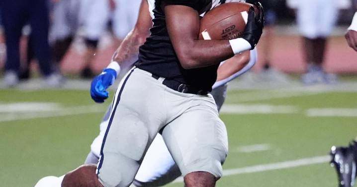 Lakeshore remained undefeated by reeling off 21 straight points against Northshore