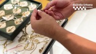 Los Mossos recuperan joyas y oro robados valorados en 600.000 euros en tiendas de compraventa de Barcelona