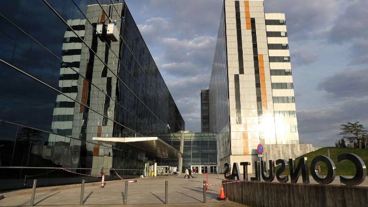 El HUCA realiza una intervención pionera para colocar implantes a paciente con insuficiencia cardíaca