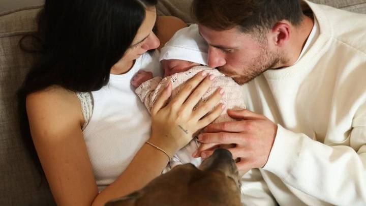 El tierno posteo de Alexis Mac Allister tras el nacimiento de su hija: "El regalo más grande"