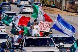 Latinos en EU celebrarán difícil Mes de la Herencia Hispana