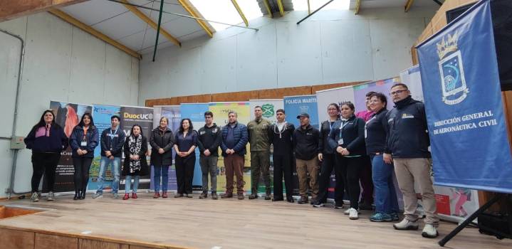 Feria Vocacional en Melinka: AquaChile presenta la salmonicultura como opción laboral