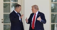 Trump se muestra abierto a incrementar la presencia militar de EE.UU. en Polonia