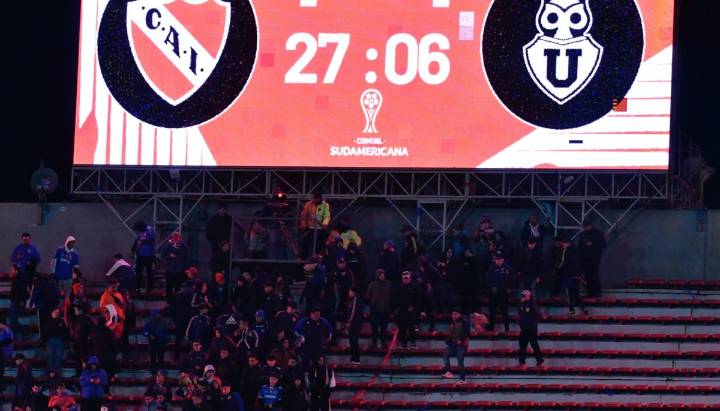 Universidad de Chile apeló a dura sanción de Conmebol en contra de sus hinchas tras graves incidentes en estadio Libertadores de América