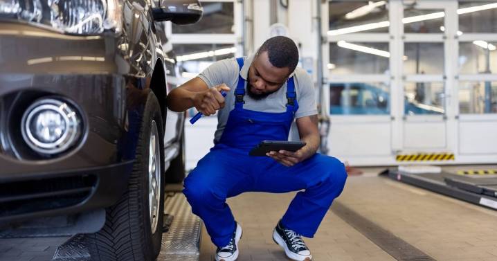 Drivers told to do 'simple 50p test' before taking car for an MOT