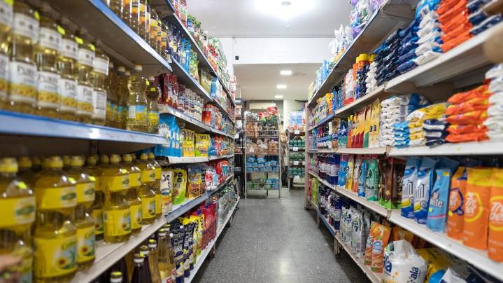 El consumo no repunta: volvieron a caer las ventas en supermercados, mayoristas y shoppings